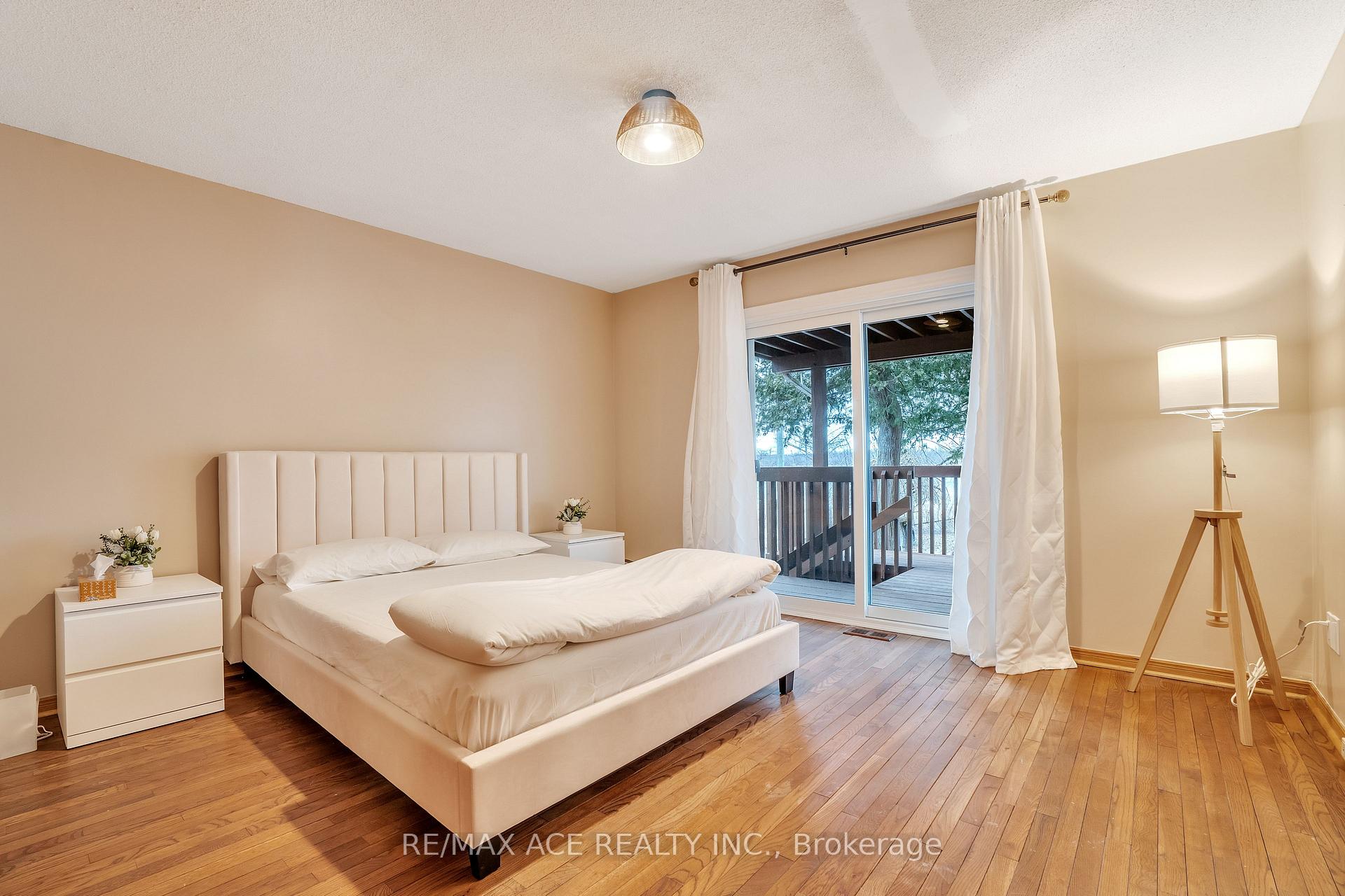Photo 26 of 52 West Beach Road, Clarington, Bowmanville — HOMEH