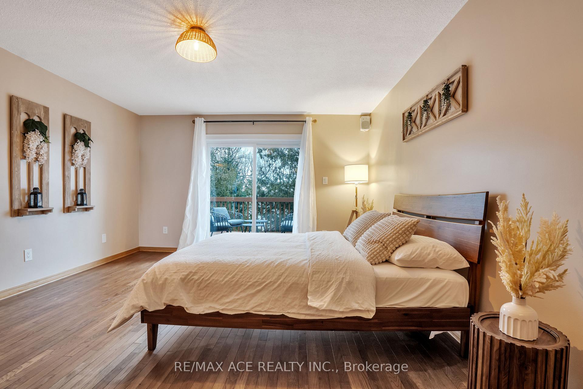 Photo 30 of 52 West Beach Road, Clarington, Bowmanville — HOMEH
