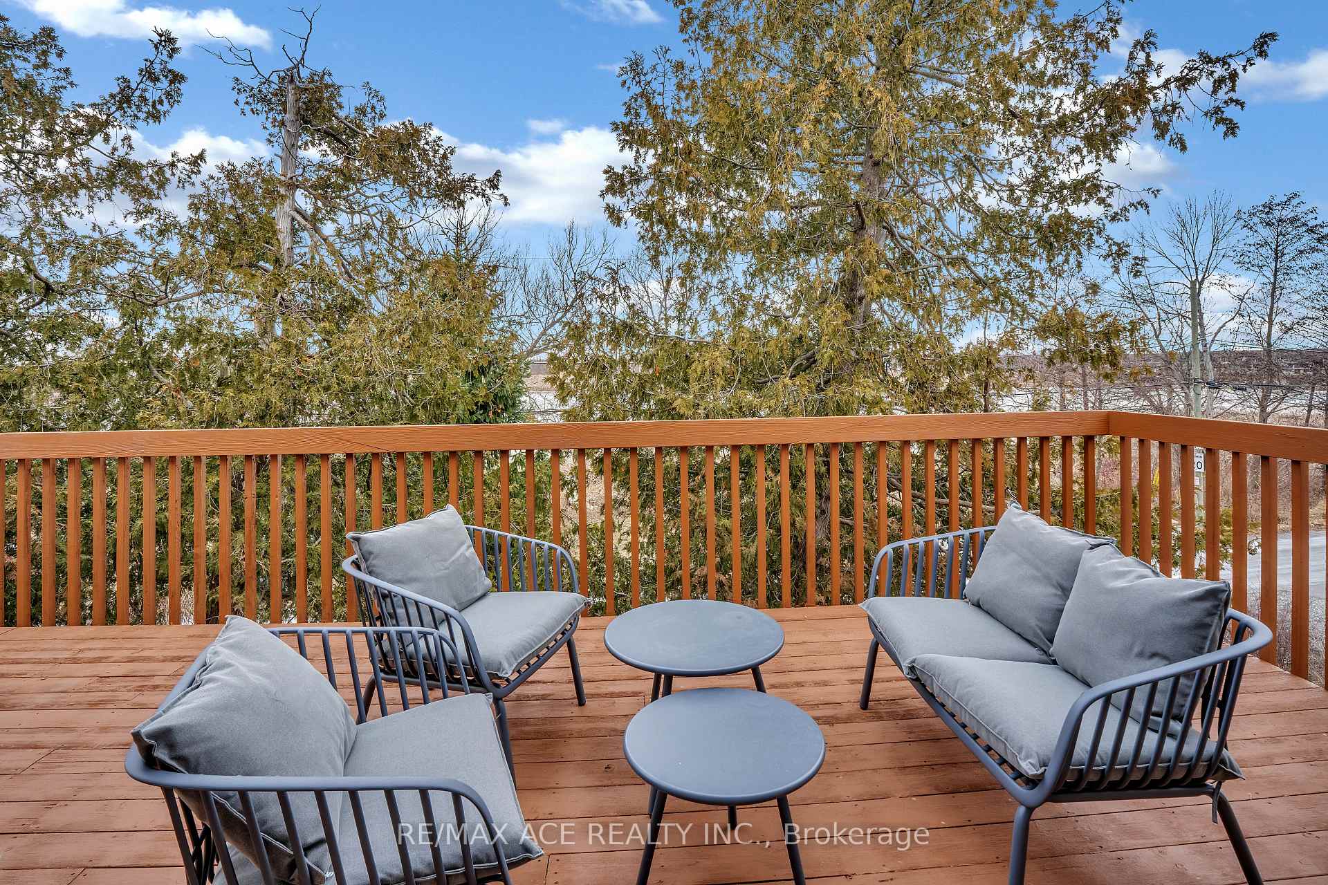 Photo 31 of 52 West Beach Road, Clarington, Bowmanville — HOMEH