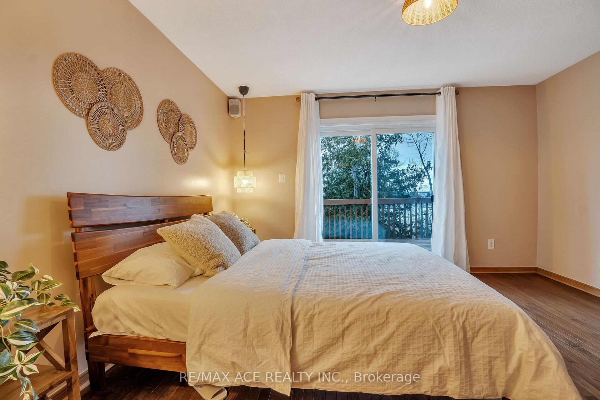 Photo 34 of 52 West Beach Road, Clarington, Bowmanville — HOMEH