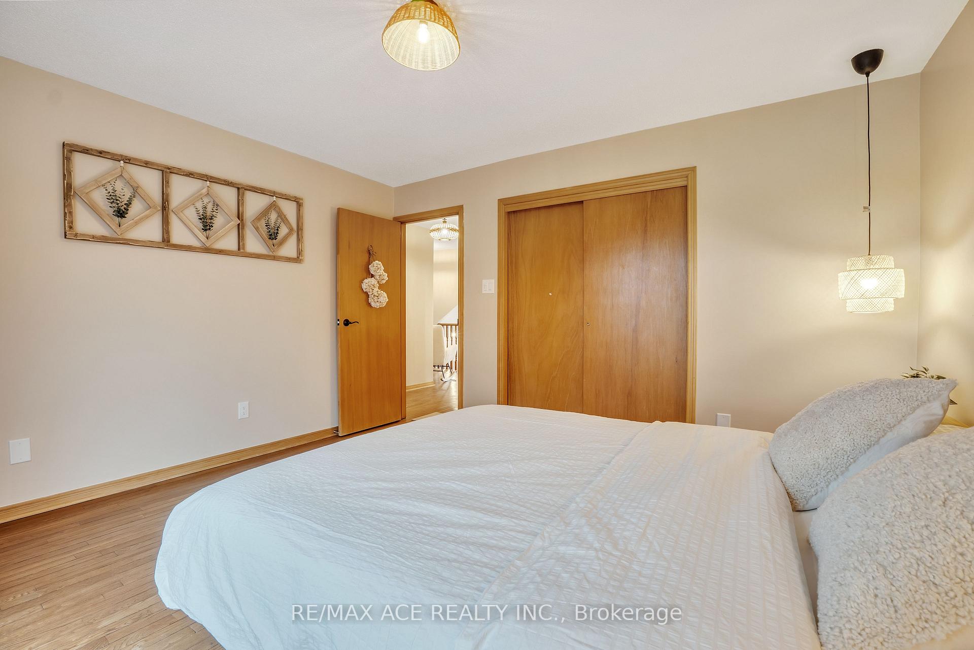 Photo 35 of 52 West Beach Road, Clarington, Bowmanville — HOMEH