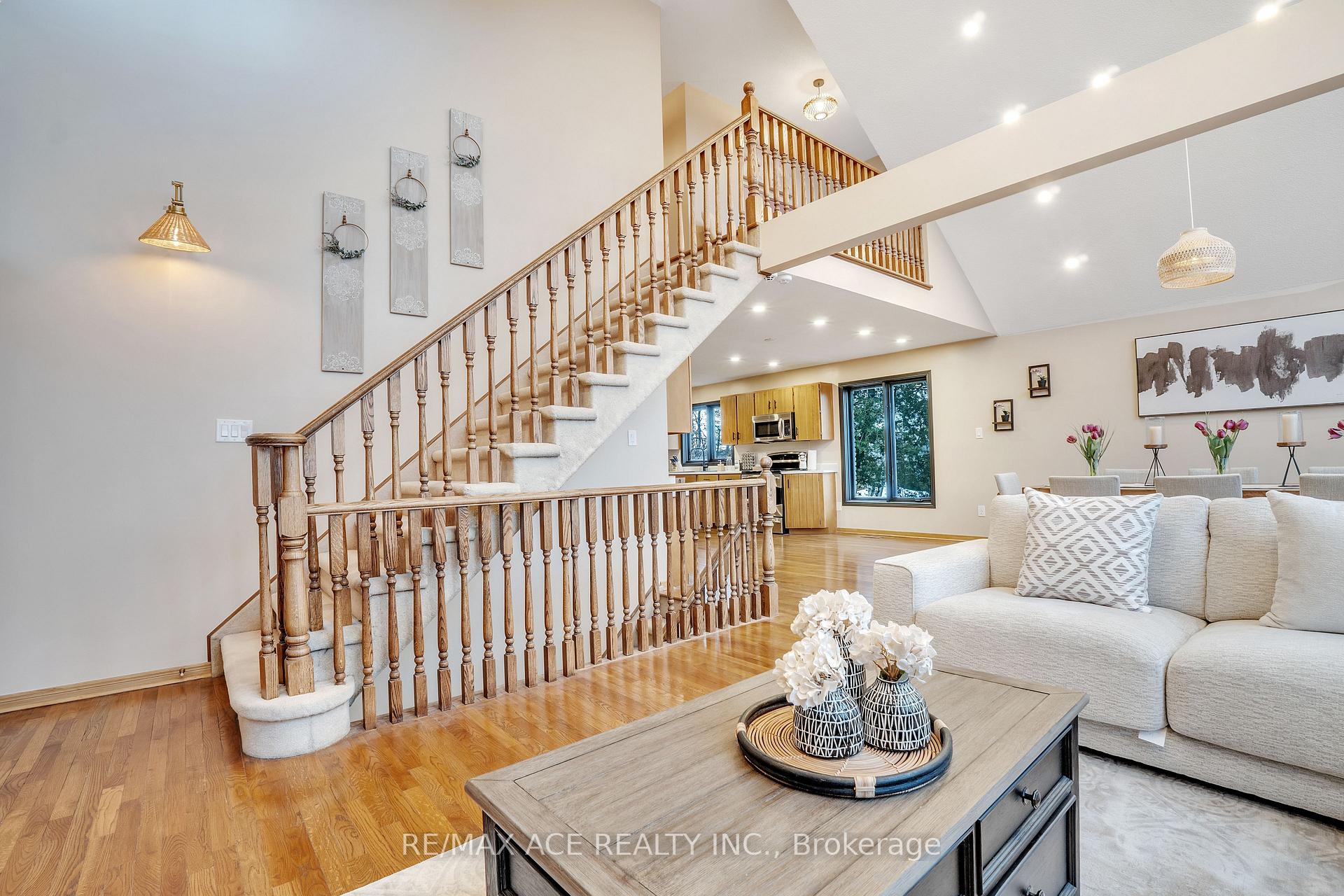 Photo 40 of 52 West Beach Road, Clarington, Bowmanville — HOMEH