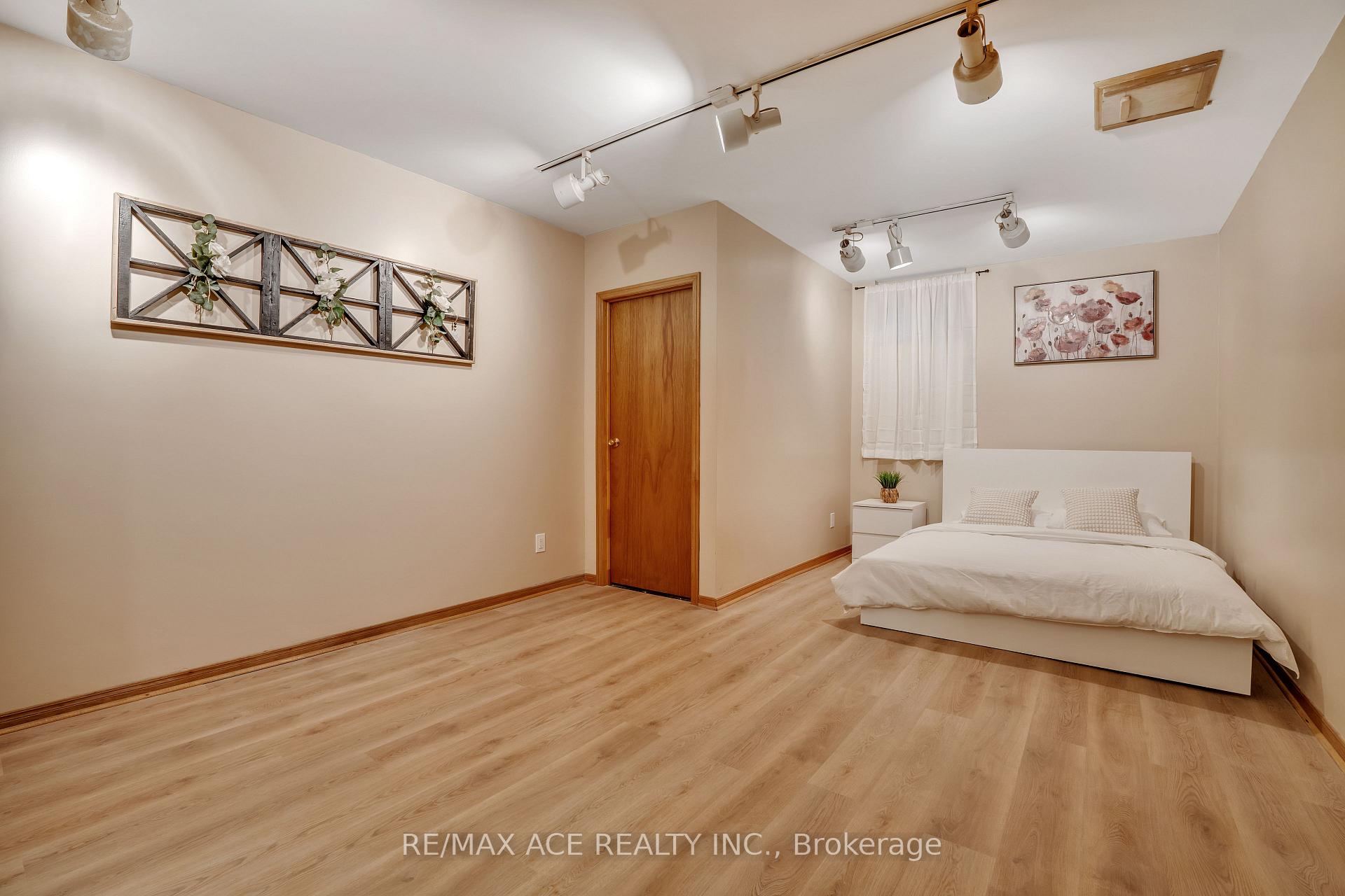 Photo 43 of 52 West Beach Road, Clarington, Bowmanville — HOMEH