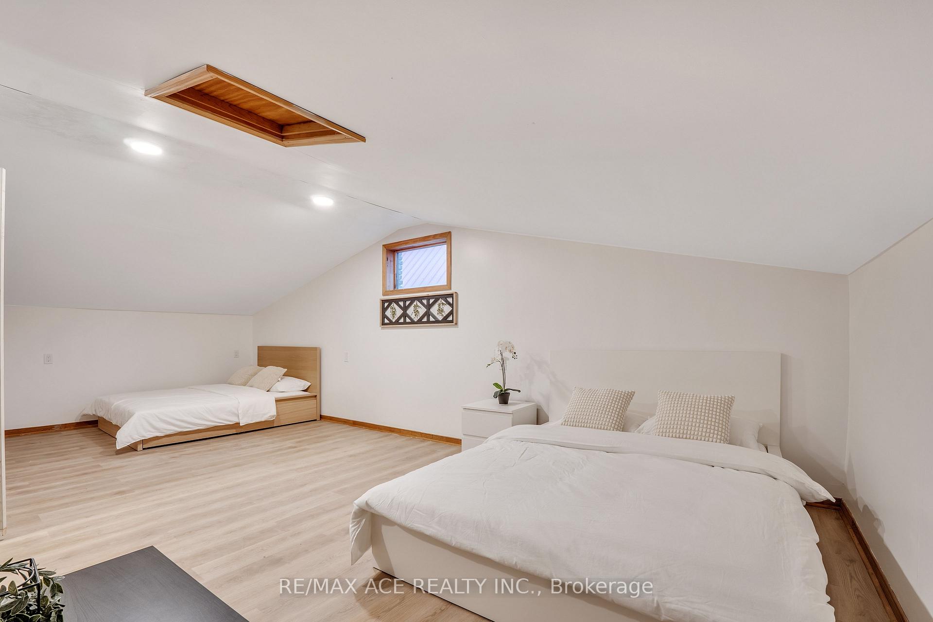 Photo 49 of 52 West Beach Road, Clarington, Bowmanville — HOMEH