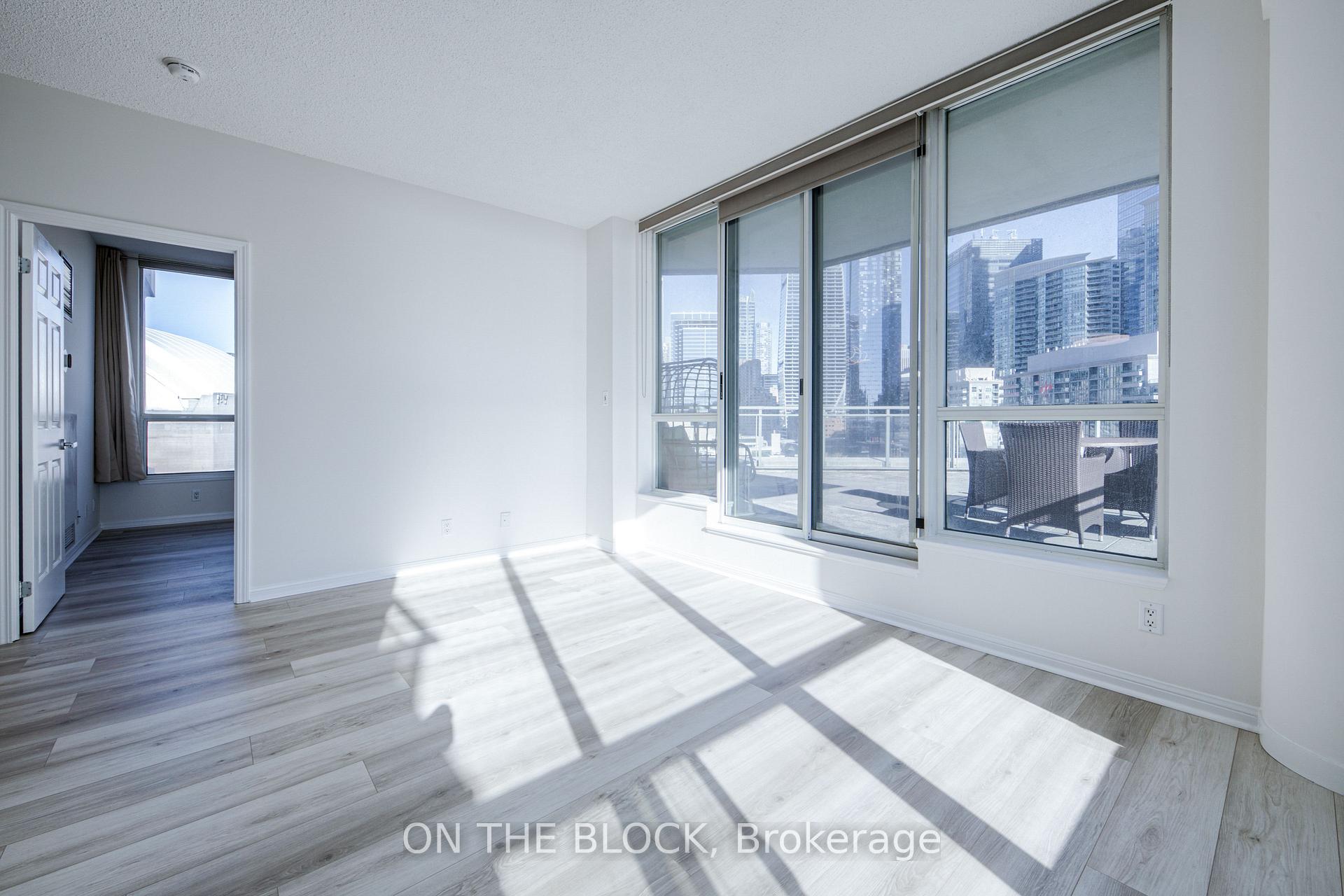 Photo 7 of Unit 1515, 230 Queens Quay W, Toronto, Waterfront Communities — HOMEH