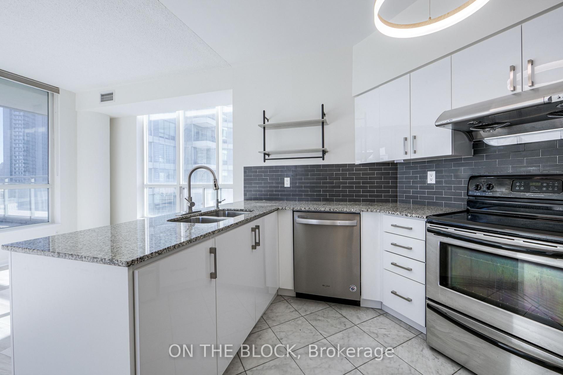 Photo 10 of Unit 1515, 230 Queens Quay W, Toronto, Waterfront Communities — HOMEH