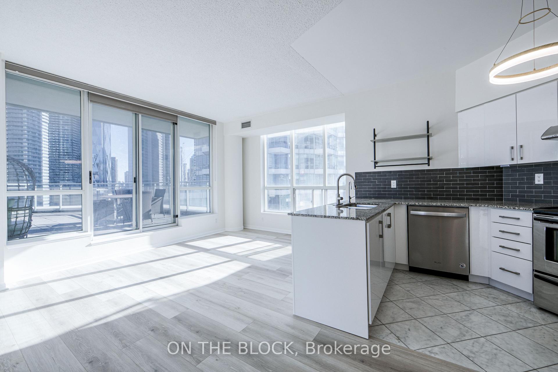 Photo 11 of Unit 1515, 230 Queens Quay W, Toronto, Waterfront Communities — HOMEH