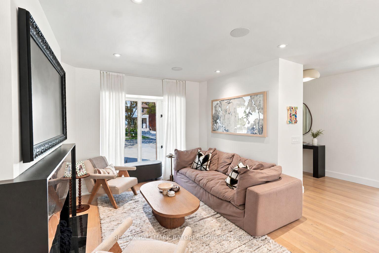 Photo 3 of 499 St Clements Avenue, Toronto, Forest Hill North — HOMEH