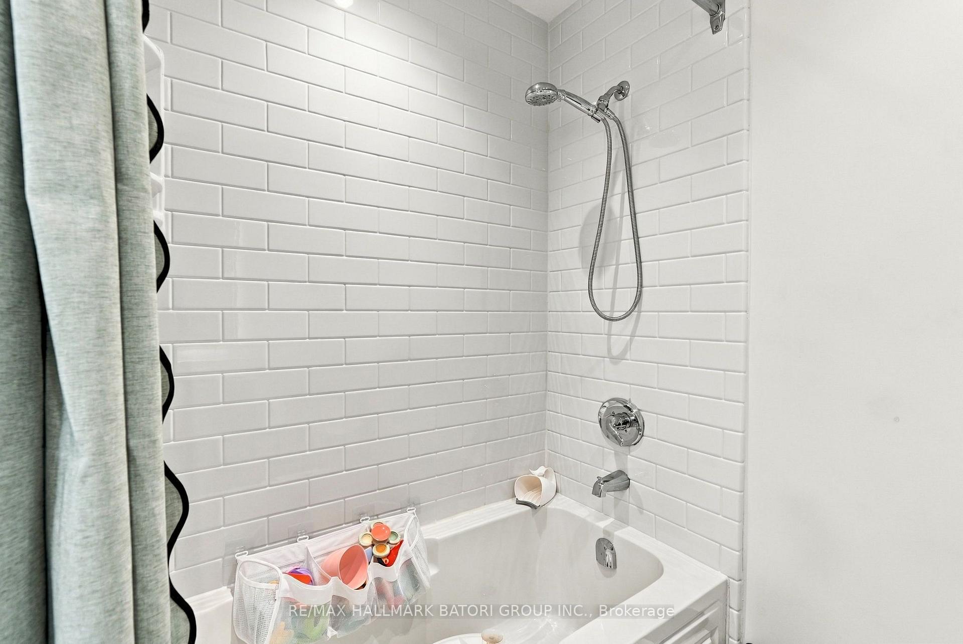 Photo 23 of 499 St Clements Avenue, Toronto, Forest Hill North — HOMEH