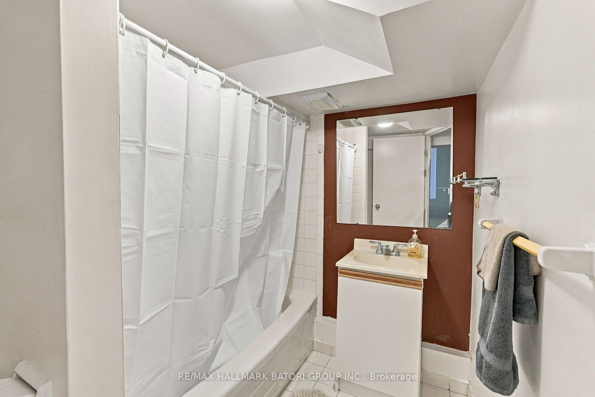 Photo 35 of 499 St Clements Avenue, Toronto, Forest Hill North — HOMEH