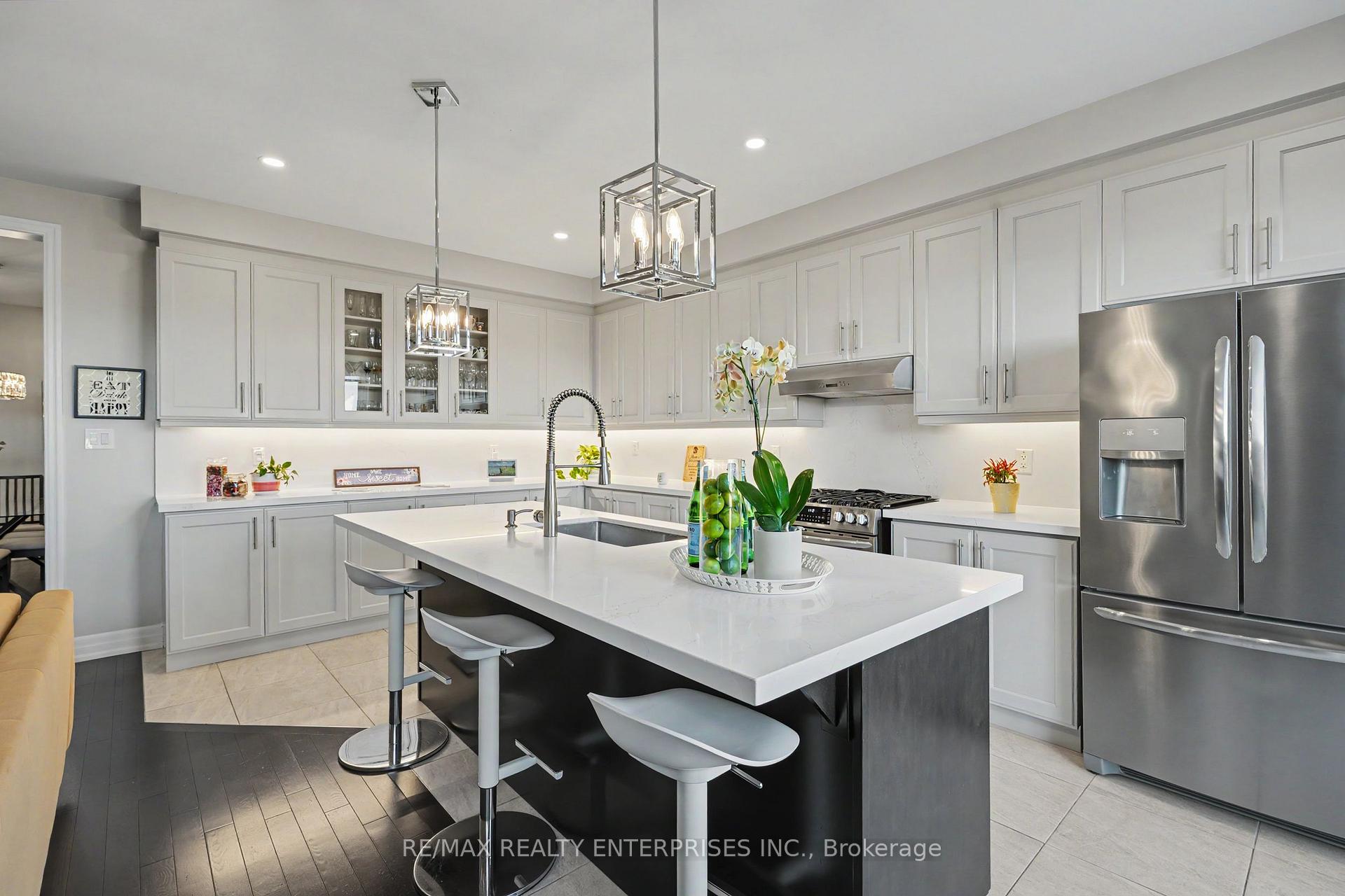 Photo 14 of 763 Aspen Terrace, Milton, Cobban — HOMEH