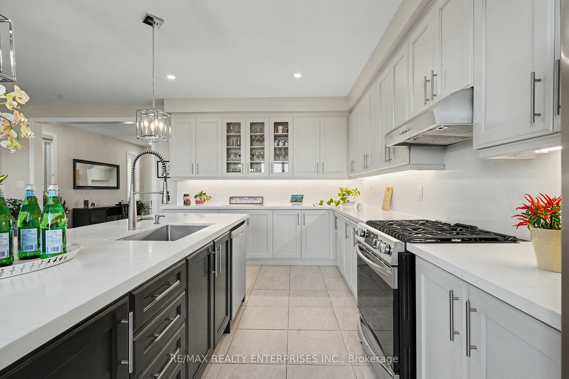 Photo 15 of 763 Aspen Terrace, Milton, Cobban — HOMEH