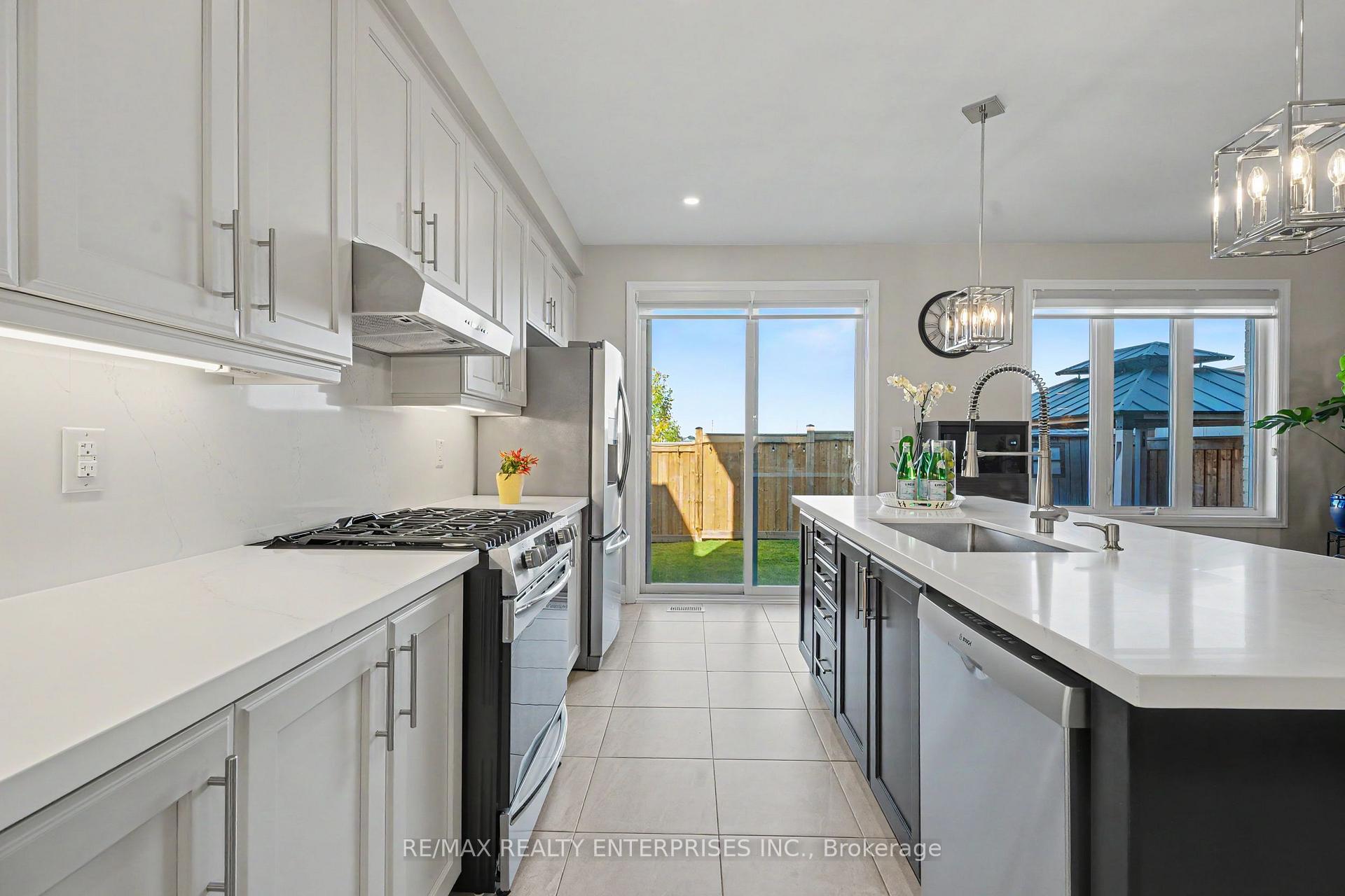 Photo 17 of 763 Aspen Terrace, Milton, Cobban — HOMEH