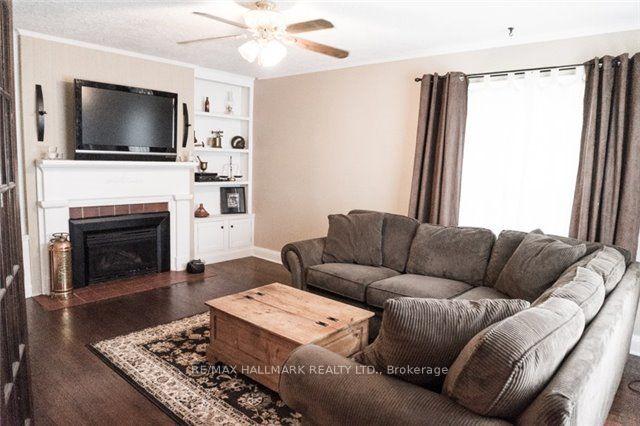 Photo 2 of 81 Wellington Street E, Barrie, City Centre — HOMEH