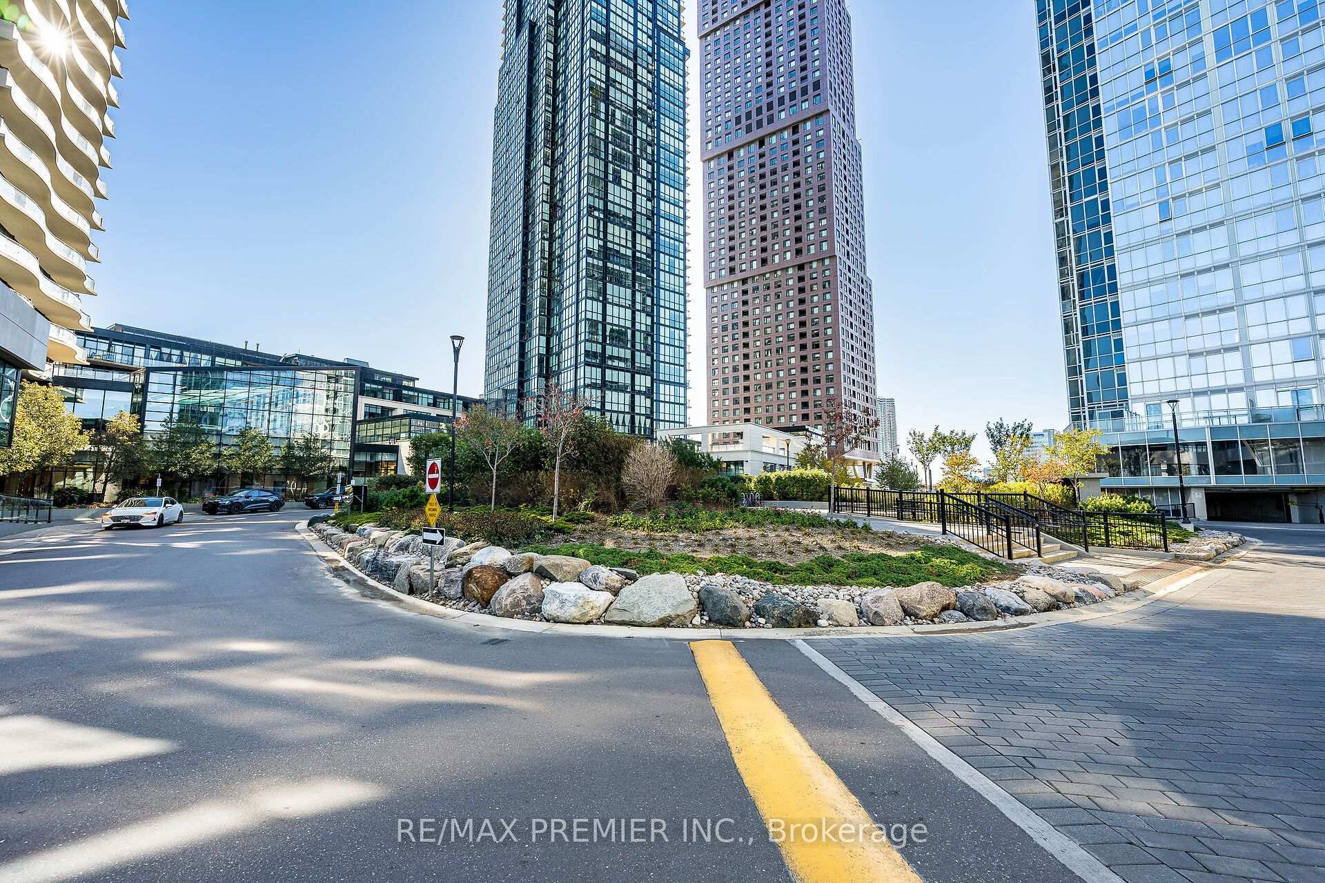 Photo 2 of Unit 1805, 2908 Highway 7 Road, Vaughan, Concord — HOMEH