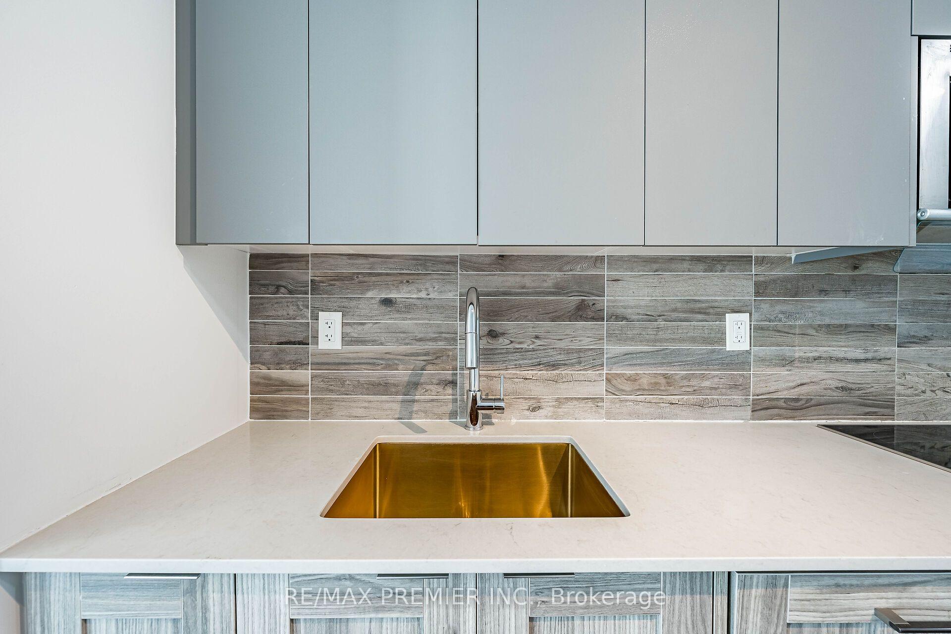 Photo 8 of Unit 1805, 2908 Highway 7 Road, Vaughan, Concord — HOMEH