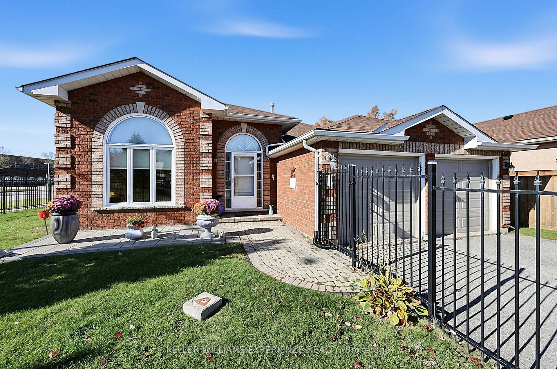 Photo 4 of 169 Emms Drive, Barrie, Holly — HOMEH