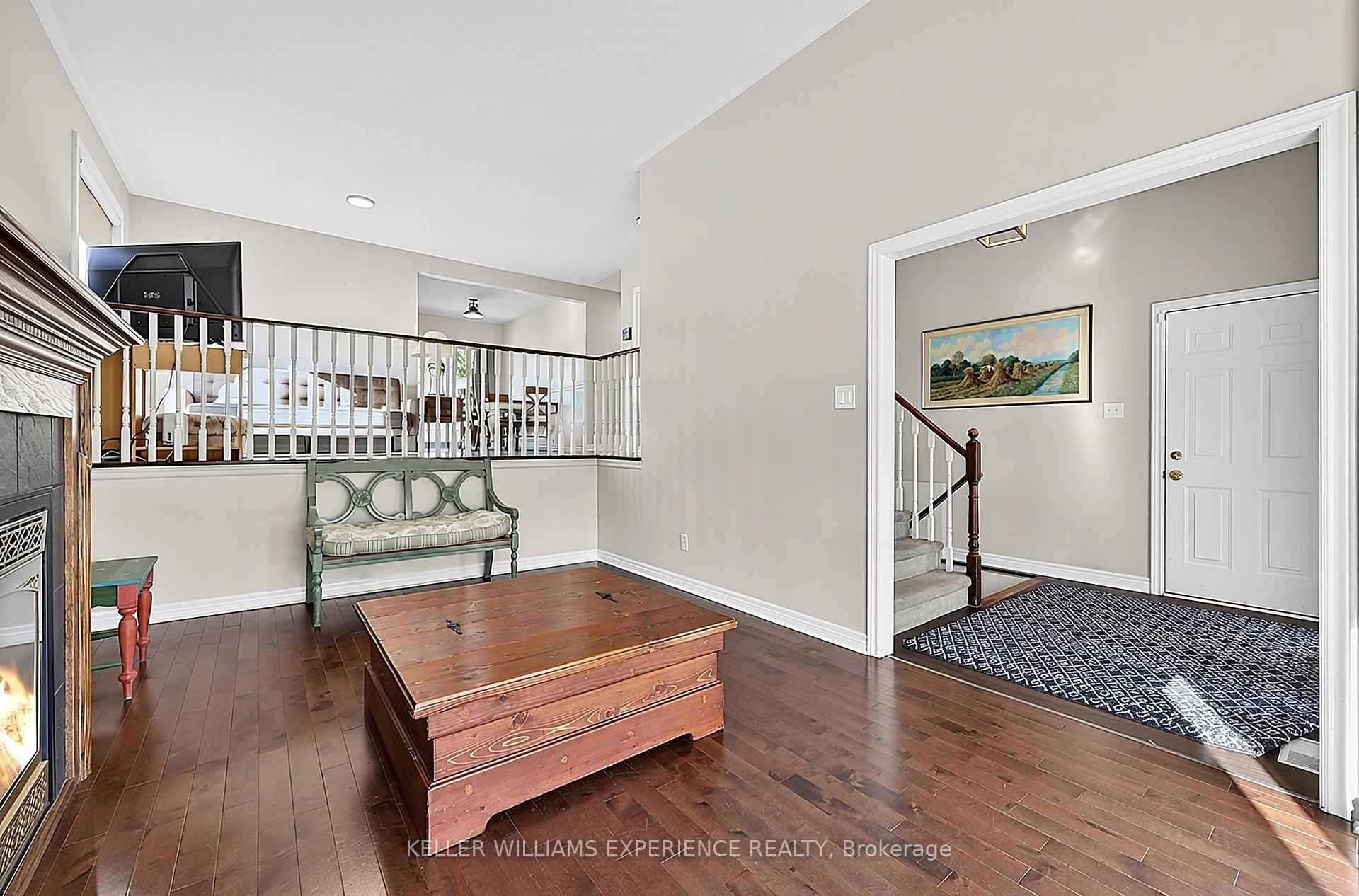 Photo 12 of 169 Emms Drive, Barrie, Holly — HOMEH