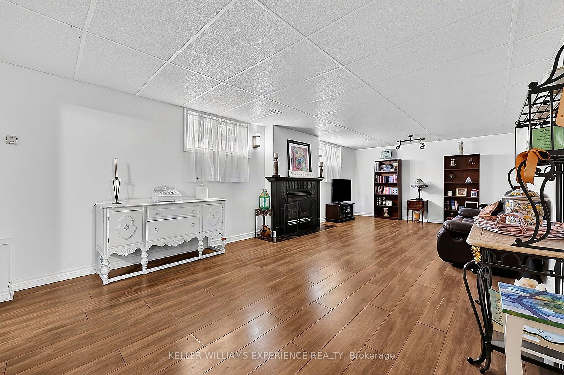 Photo 30 of 169 Emms Drive, Barrie, Holly — HOMEH