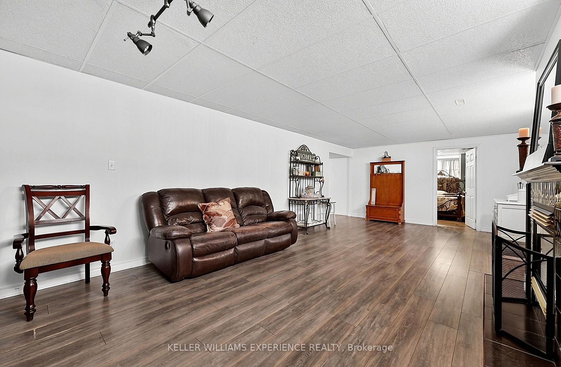 Photo 32 of 169 Emms Drive, Barrie, Holly — HOMEH