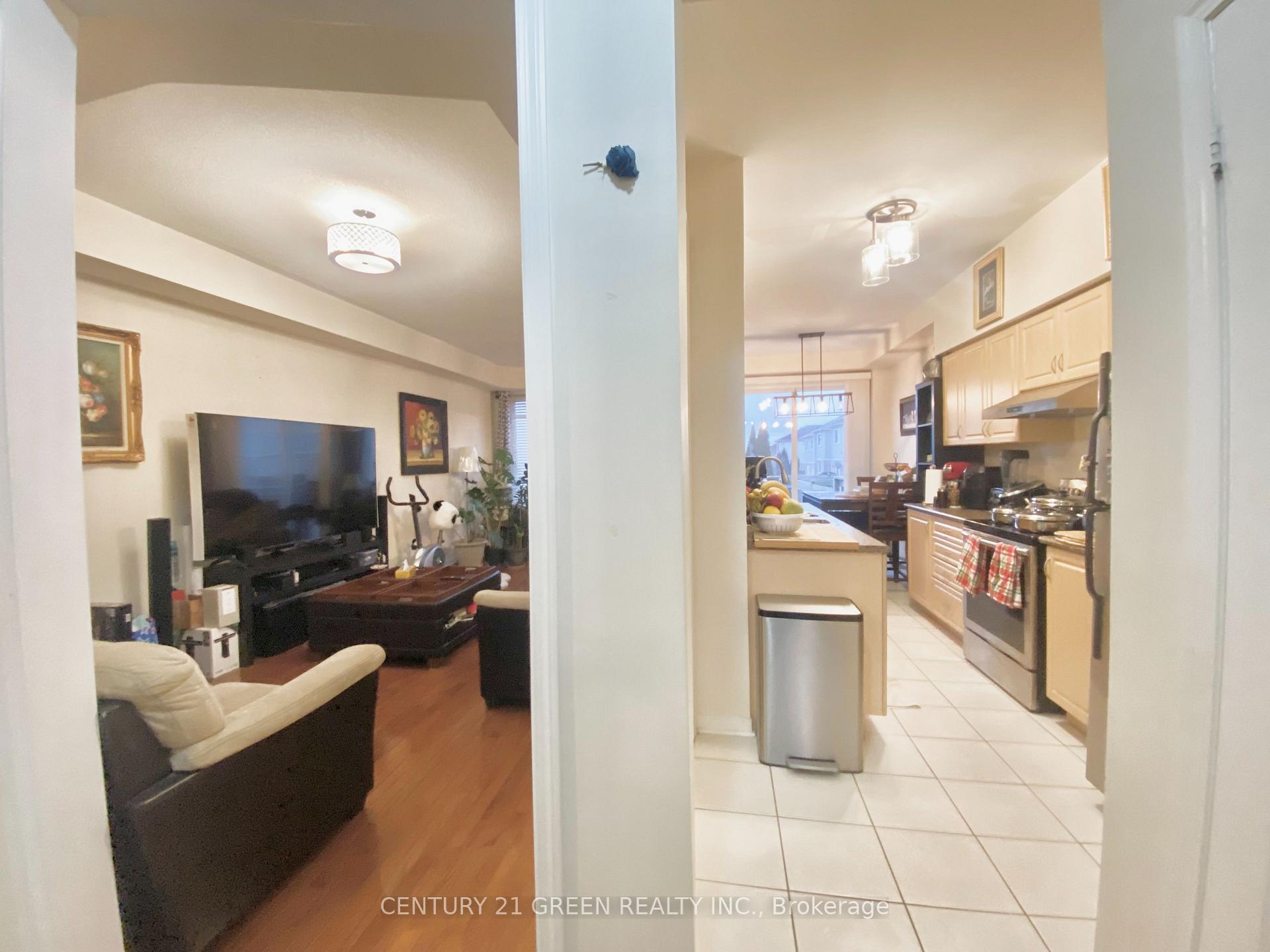 Photo 4 of 65 Silverwood Circle E, Ajax, Central East — HOMEH