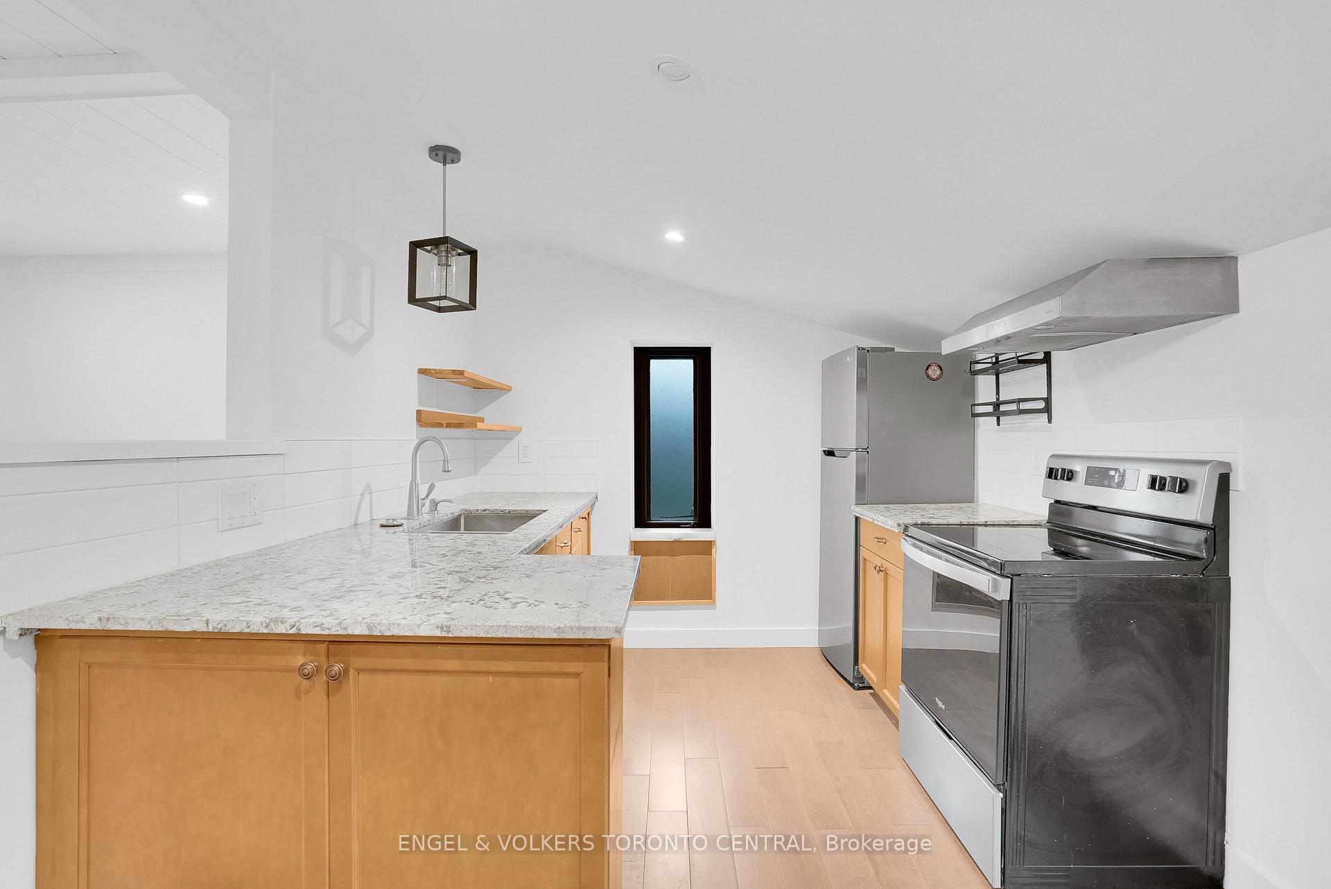 Photo 14 of 204 Cox Mill Road, Barrie, Painswick North — HOMEH