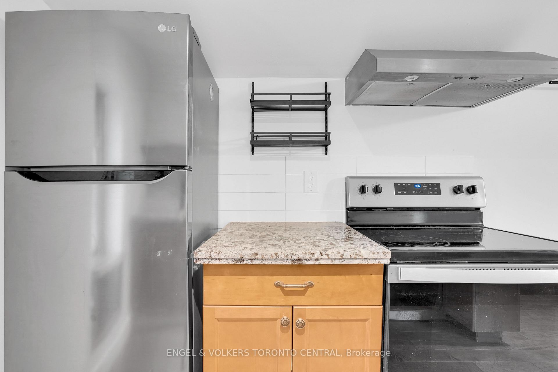Photo 19 of 204 Cox Mill Road, Barrie, Painswick North — HOMEH