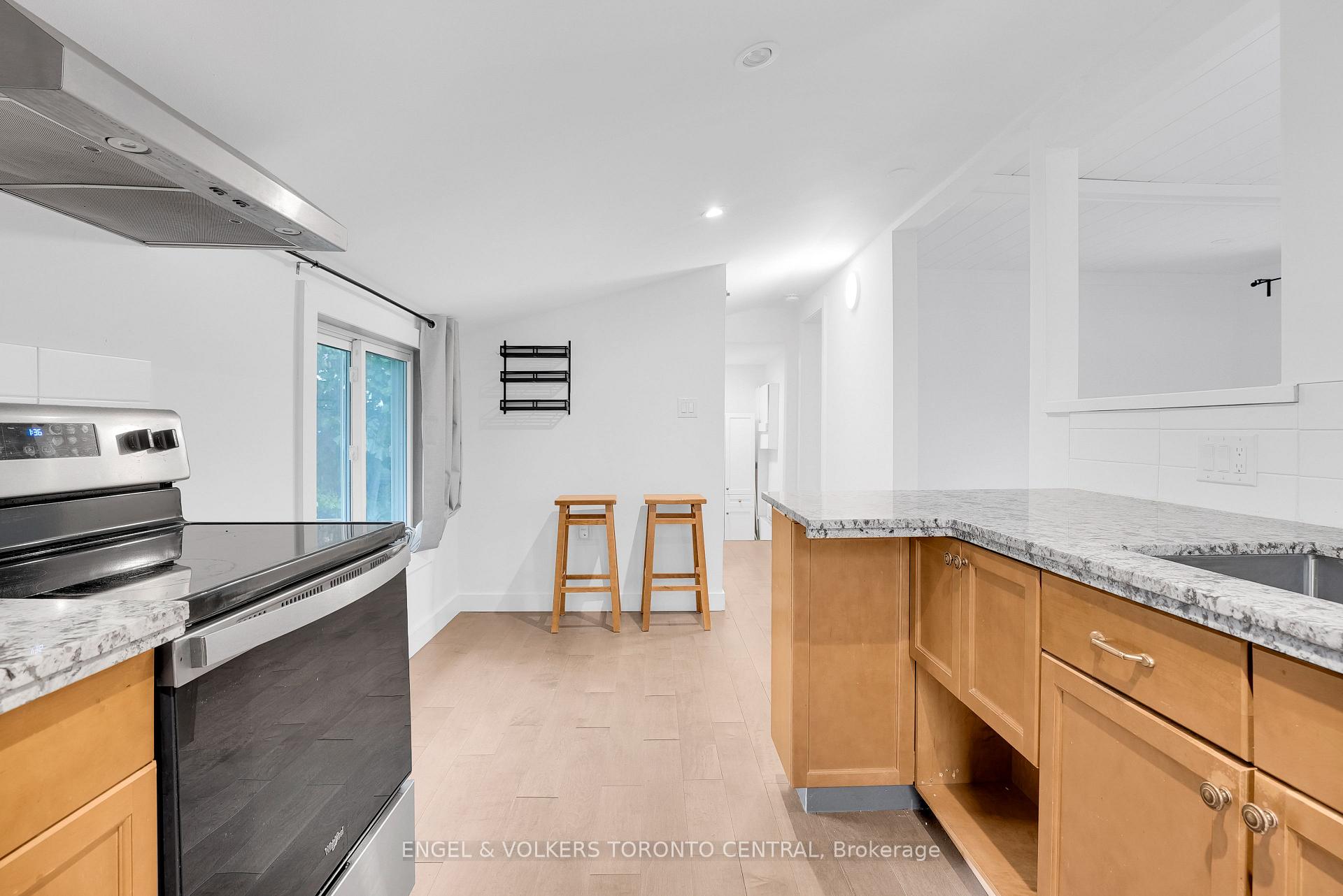Photo 20 of 204 Cox Mill Road, Barrie, Painswick North — HOMEH