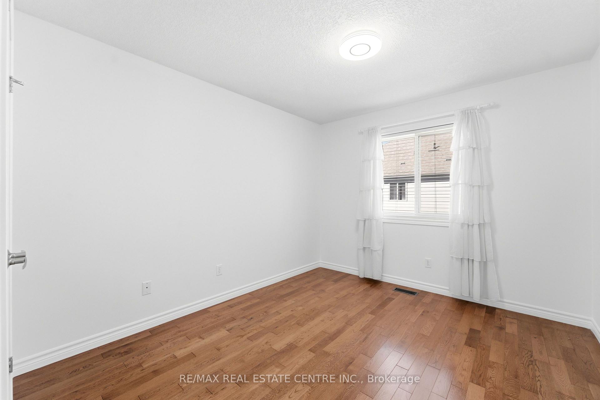 Photo 16 of 83 Yates Avenue, Cambridge, Little's Corners — HOMEH