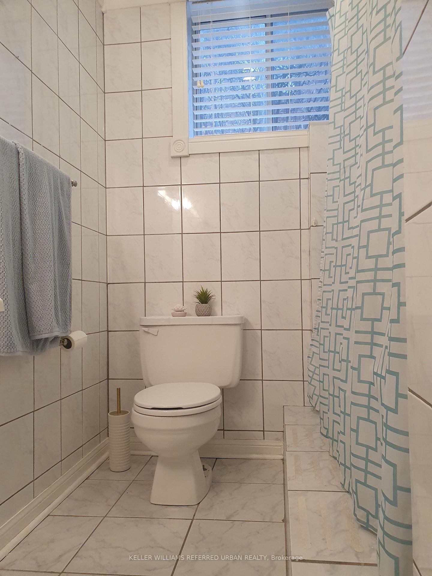 Photo 8 of Unit Basement, 3352 Ellengale Drive, Mississauga, Erindale — HOMEH