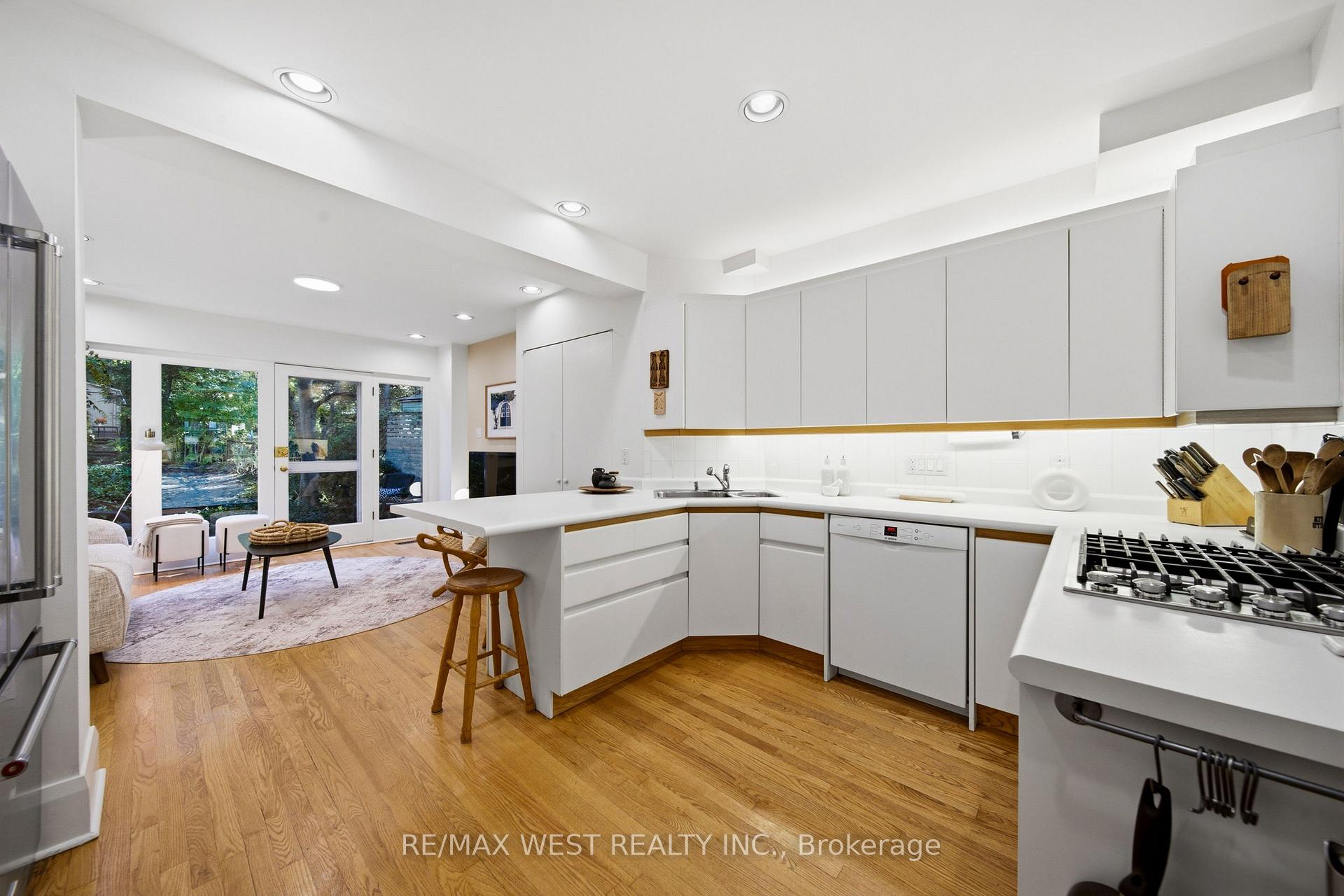 Photo 9 of 209 Clendenan Avenue, Toronto, High Park North — HOMEH