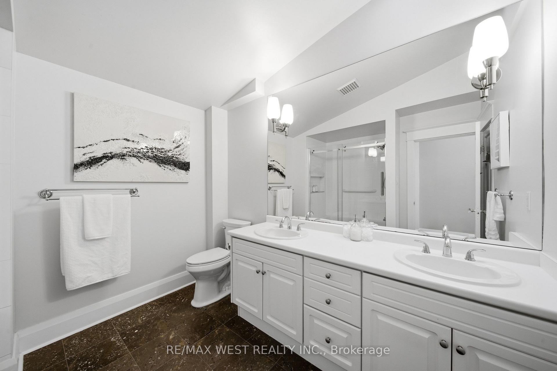 Photo 16 of 209 Clendenan Avenue, Toronto, High Park North — HOMEH