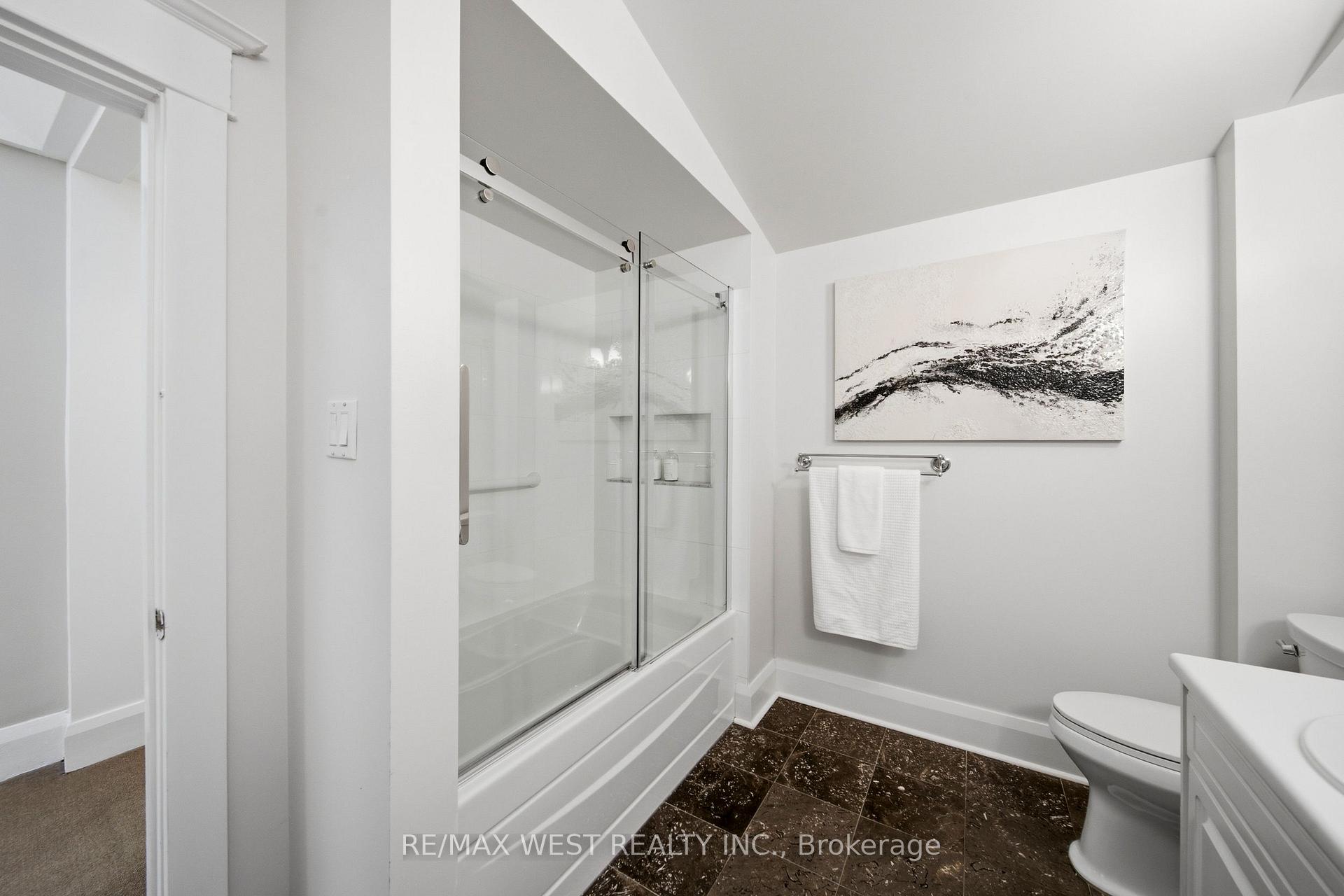 Photo 17 of 209 Clendenan Avenue, Toronto, High Park North — HOMEH