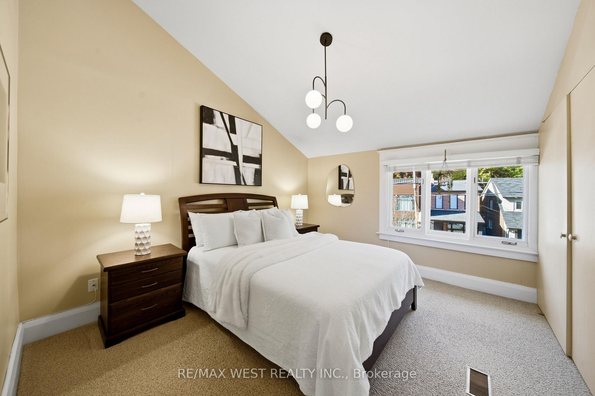 Photo 19 of 209 Clendenan Avenue, Toronto, High Park North — HOMEH
