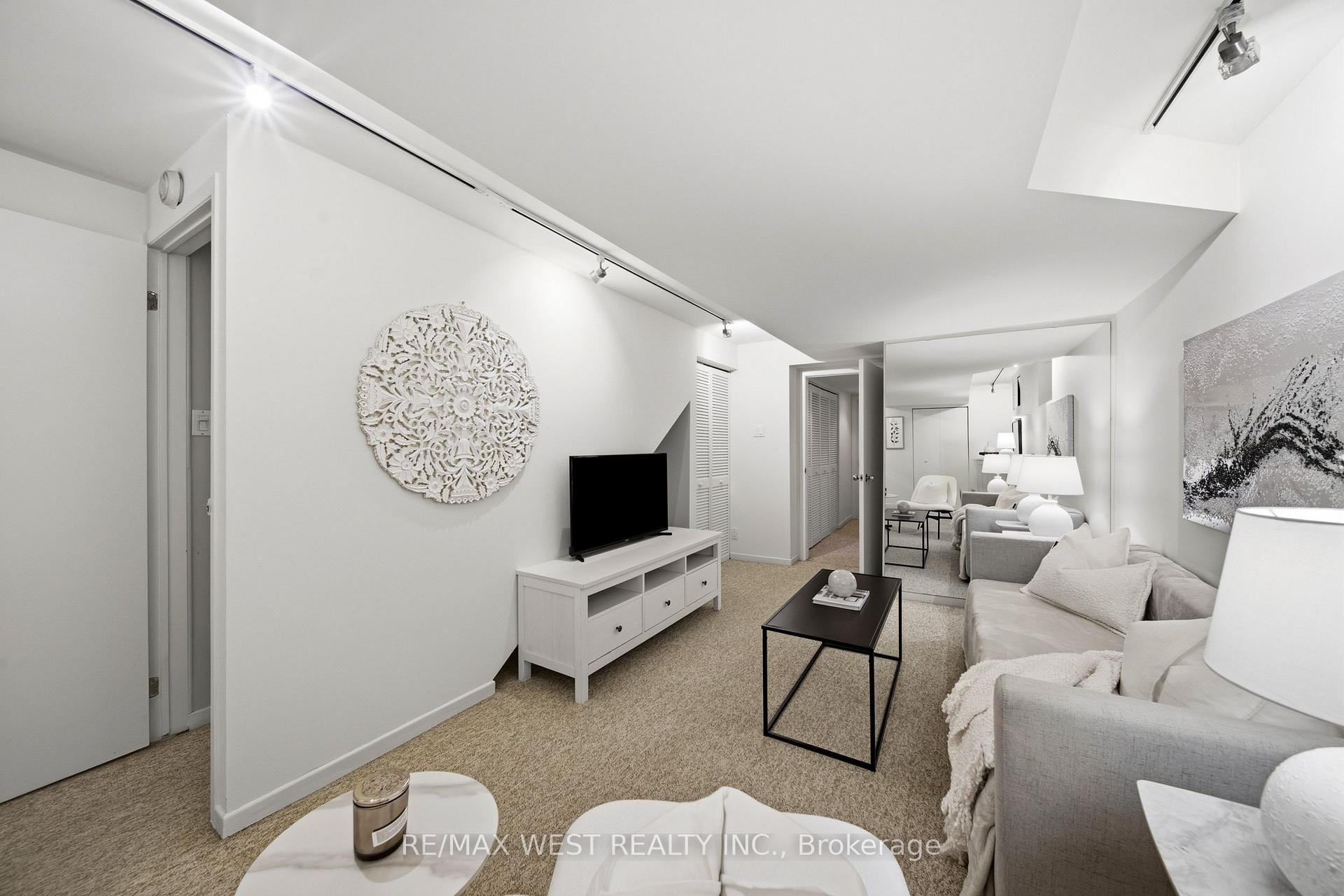 Photo 21 of 209 Clendenan Avenue, Toronto, High Park North — HOMEH