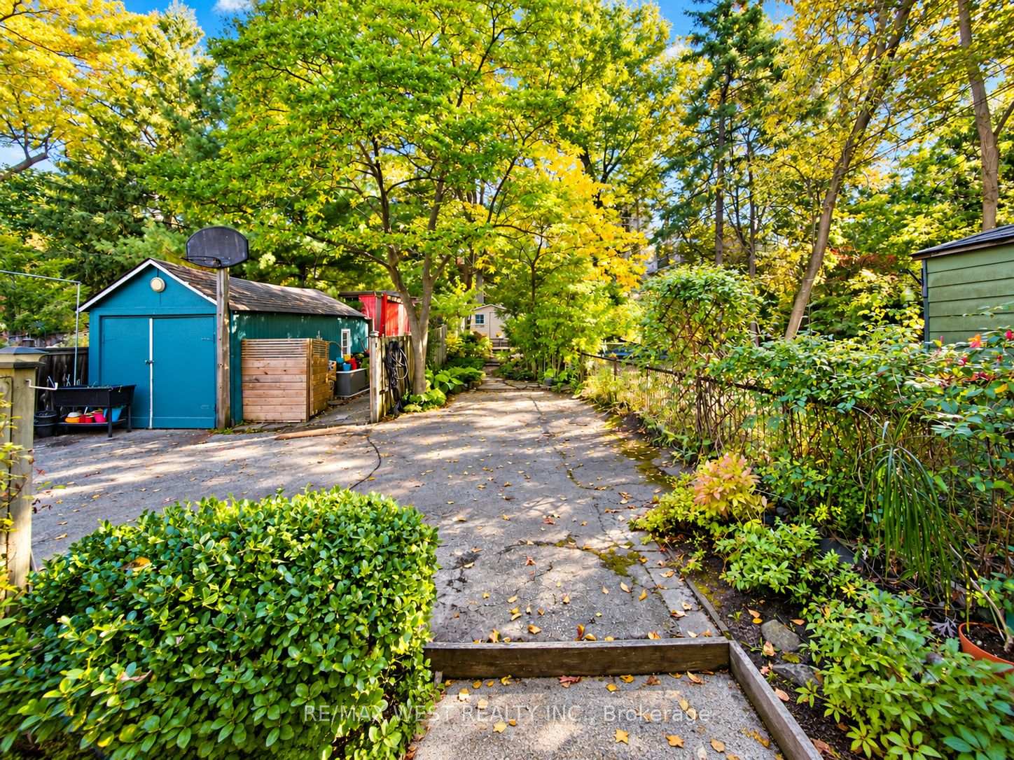 Photo 37 of 209 Clendenan Avenue, Toronto, High Park North — HOMEH