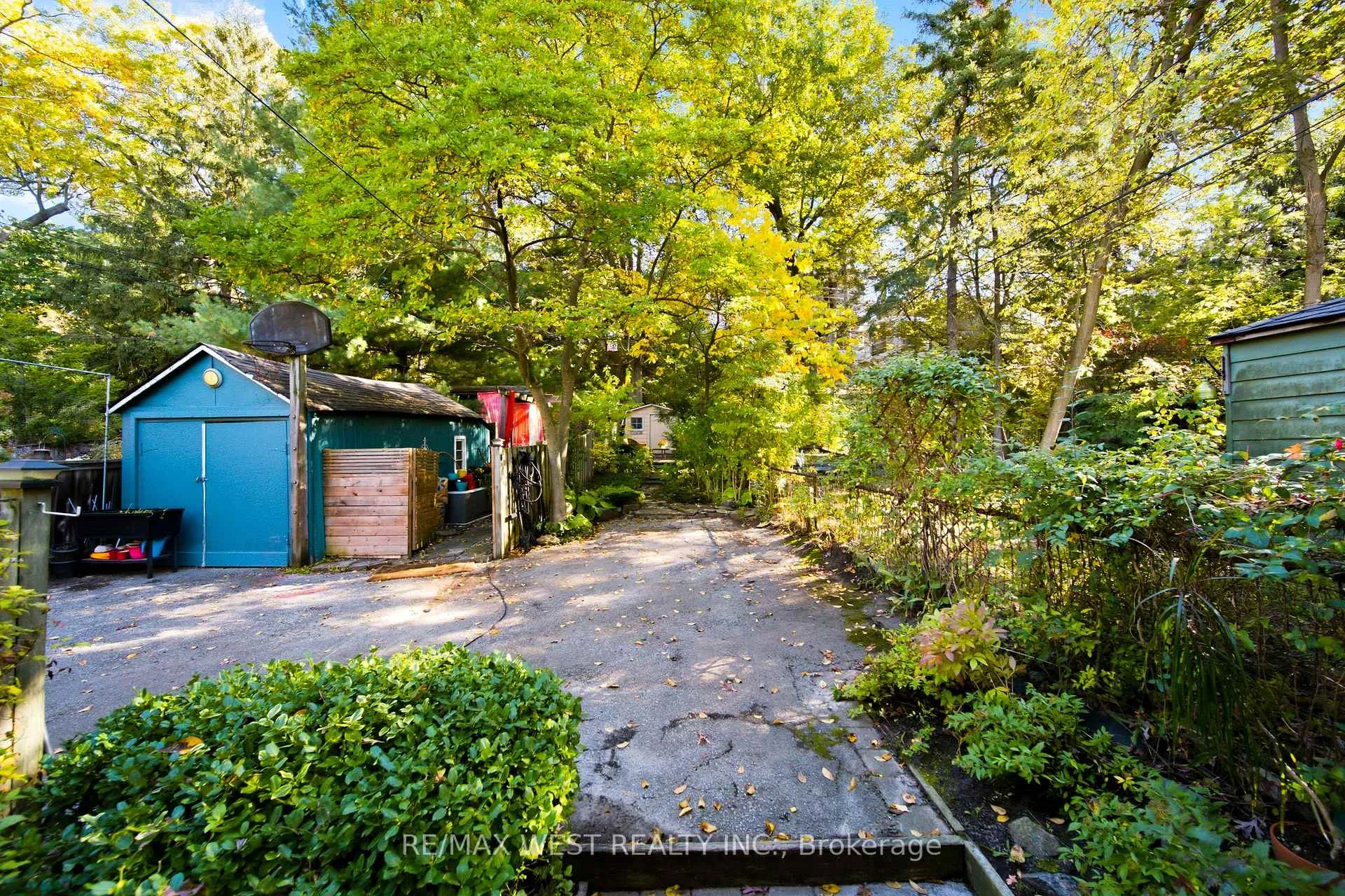Photo 26 of 209 Clendenan Avenue, Toronto, High Park North — HOMEH