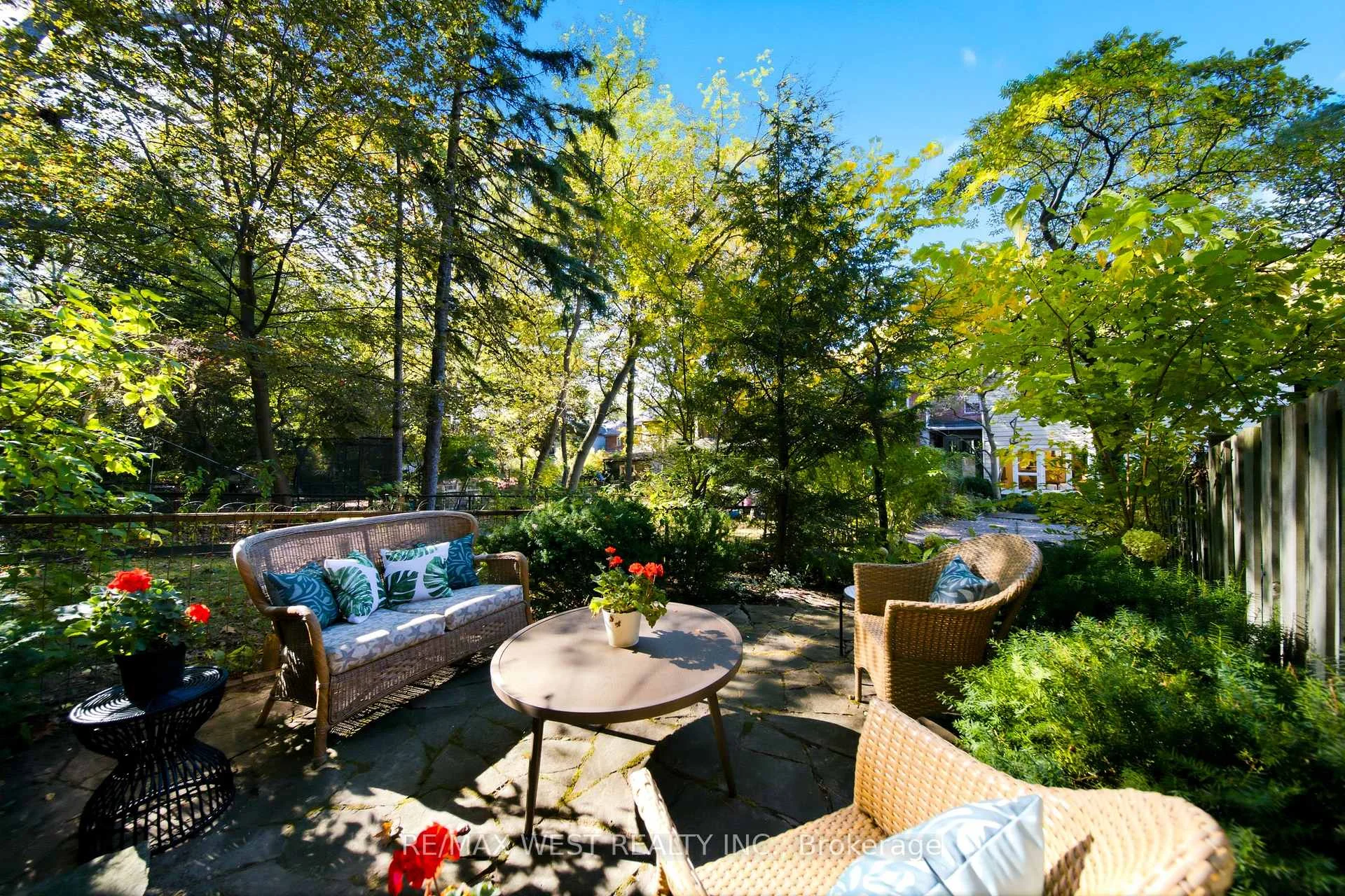 Photo 29 of 209 Clendenan Avenue, Toronto, High Park North — HOMEH