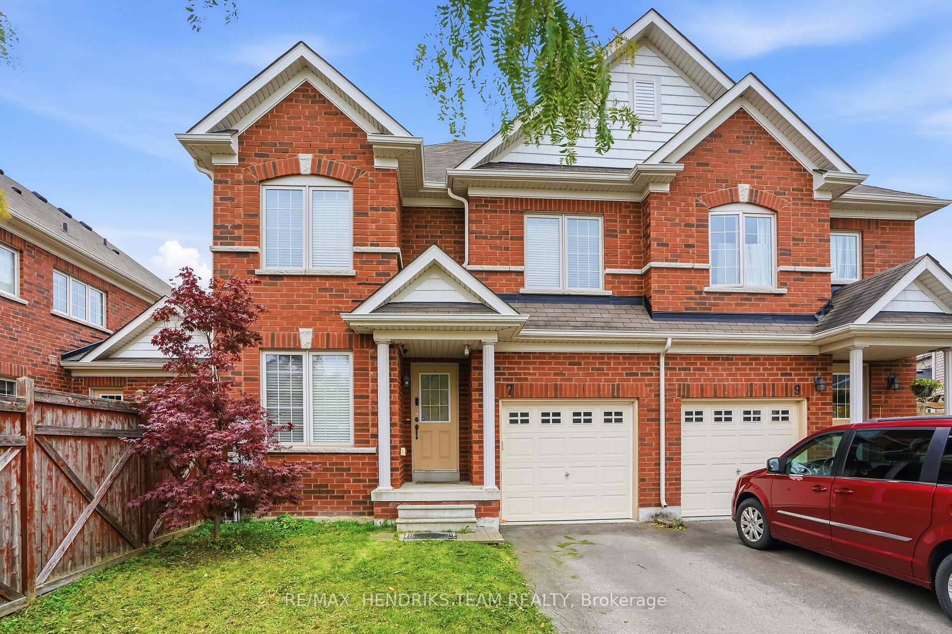 Photo 2 of 7 Keith Crescent, St. Catharines, Glendale/Glenridge — HOMEH