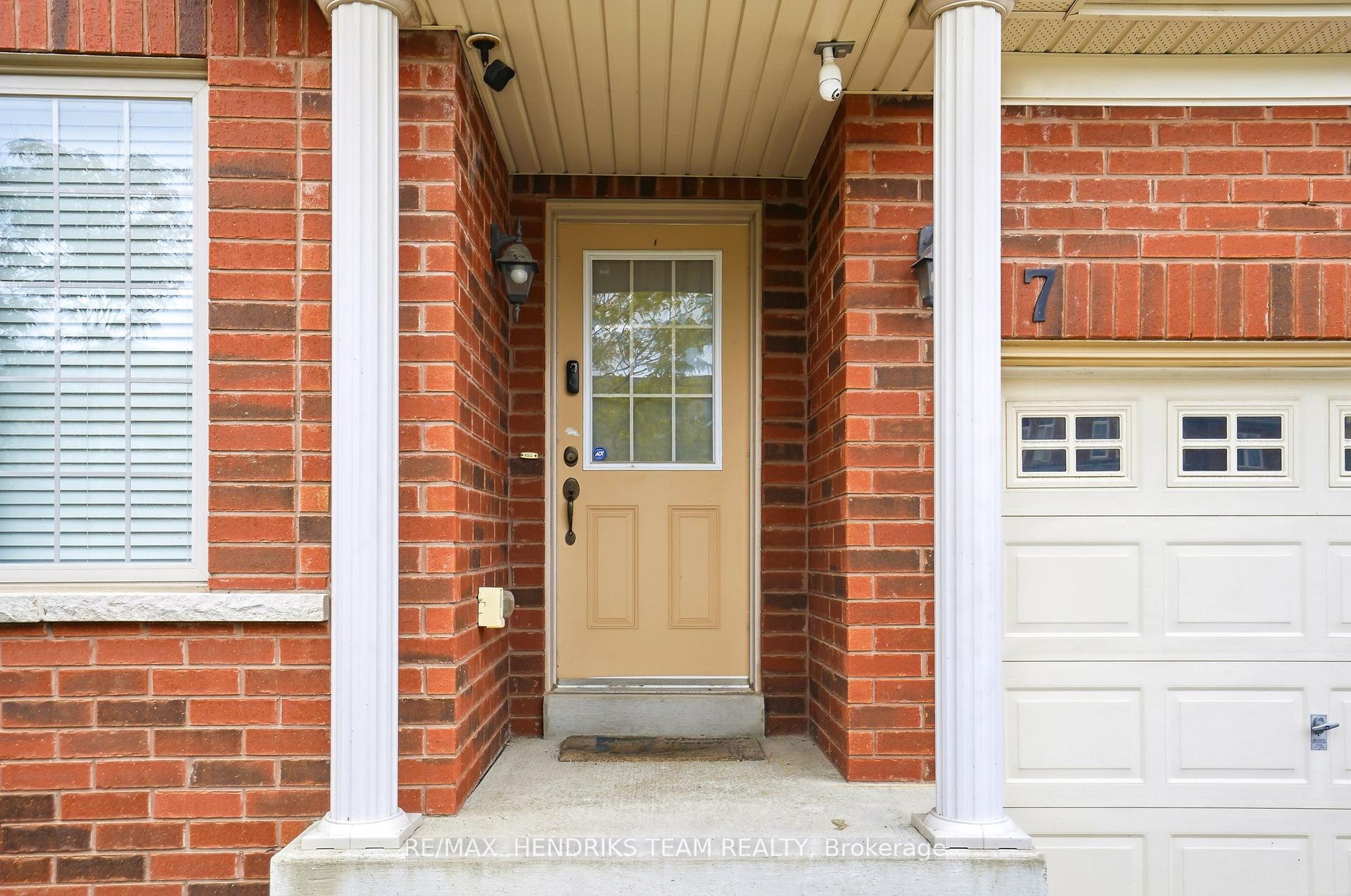 Photo 5 of 7 Keith Crescent, St. Catharines, Glendale/Glenridge — HOMEH
