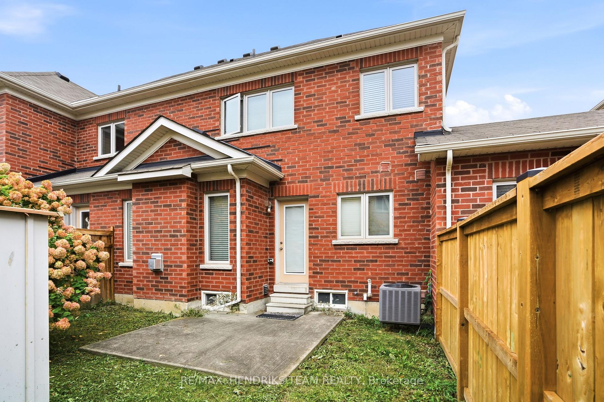 Photo 8 of 7 Keith Crescent, St. Catharines, Glendale/Glenridge — HOMEH
