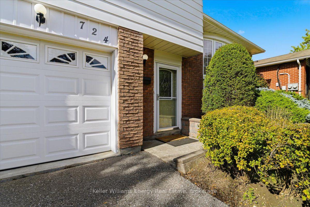 Photo 3 of 724 Clifton Drive, Oshawa, Centennial — HOMEH