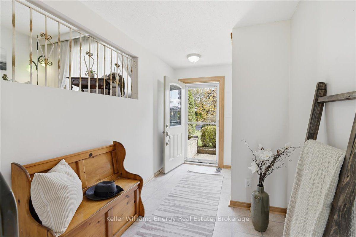 Photo 4 of 724 Clifton Drive, Oshawa, Centennial — HOMEH