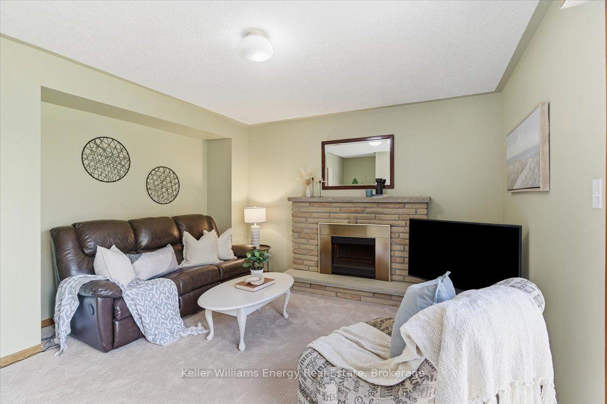 Photo 6 of 724 Clifton Drive, Oshawa, Centennial — HOMEH