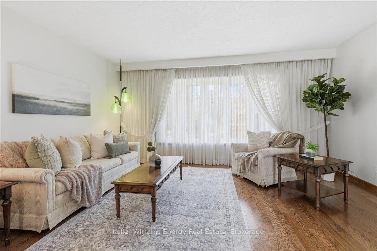 Photo 9 of 724 Clifton Drive, Oshawa, Centennial — HOMEH