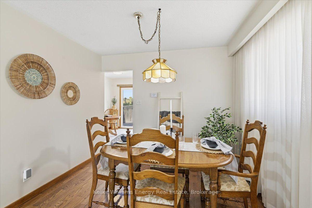 Photo 13 of 724 Clifton Drive, Oshawa, Centennial — HOMEH