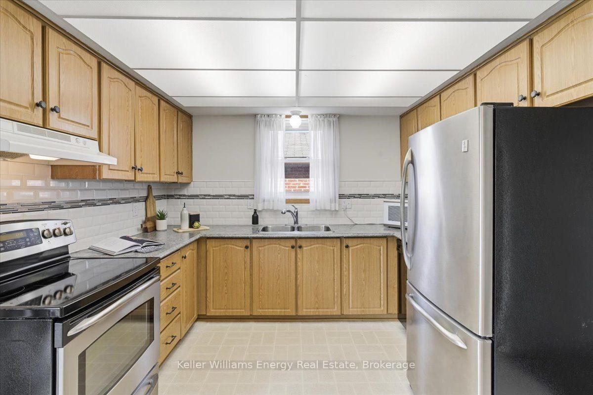 Photo 14 of 724 Clifton Drive, Oshawa, Centennial — HOMEH
