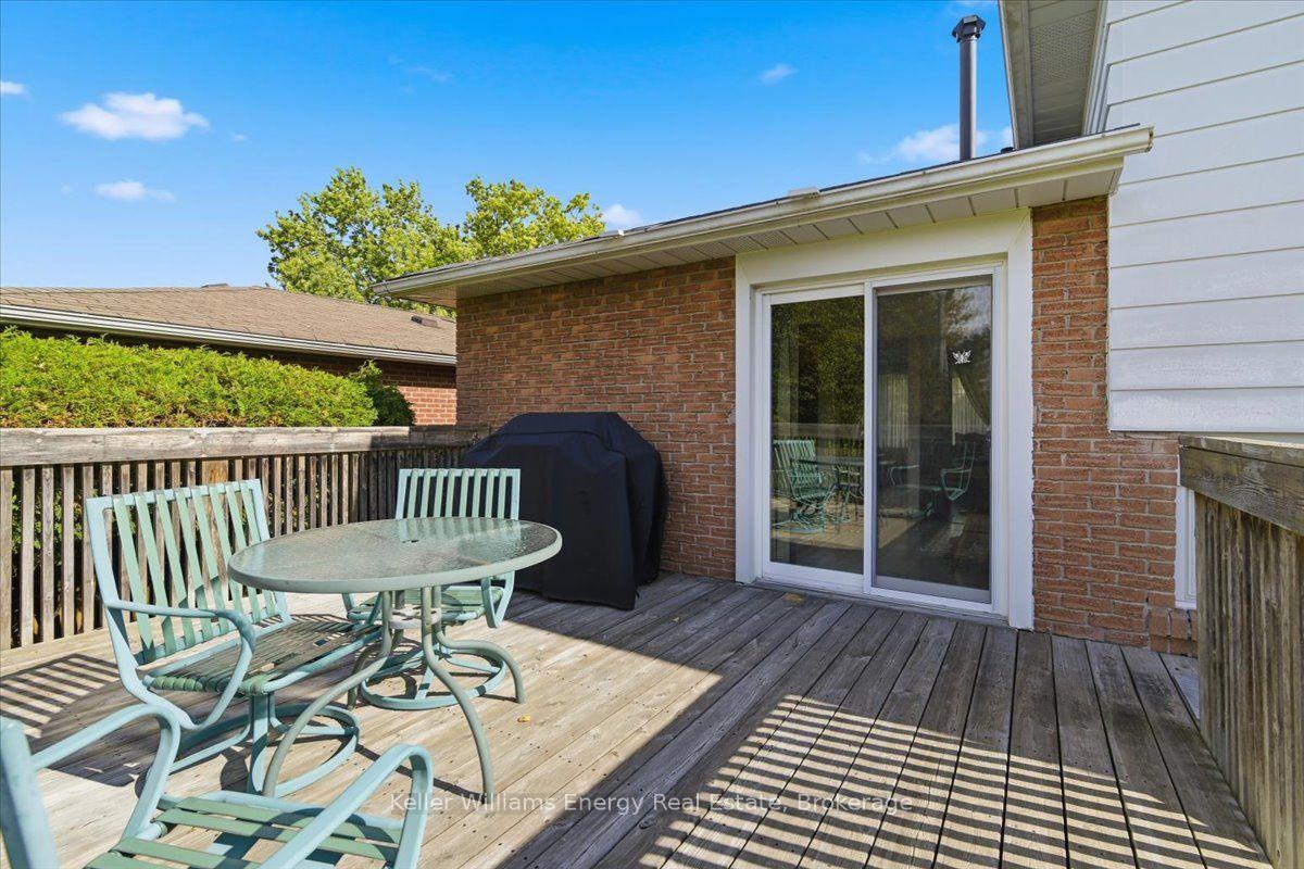 Photo 18 of 724 Clifton Drive, Oshawa, Centennial — HOMEH