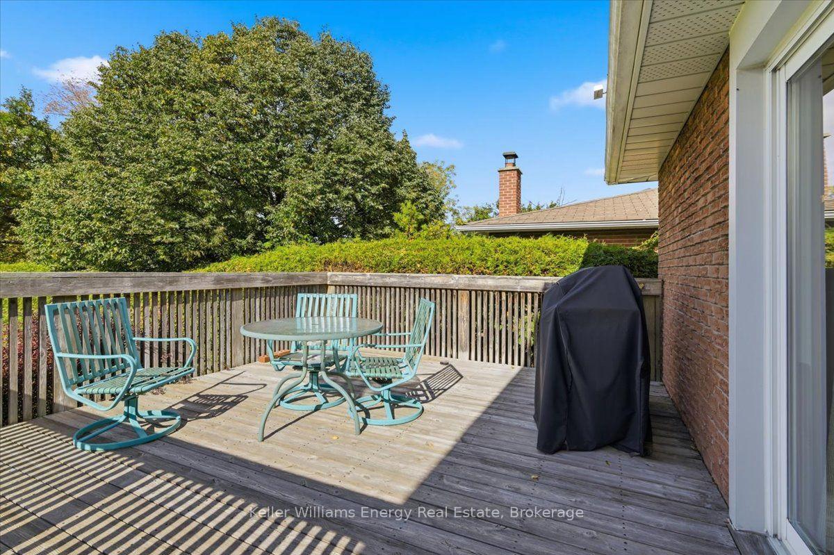 Photo 19 of 724 Clifton Drive, Oshawa, Centennial — HOMEH
