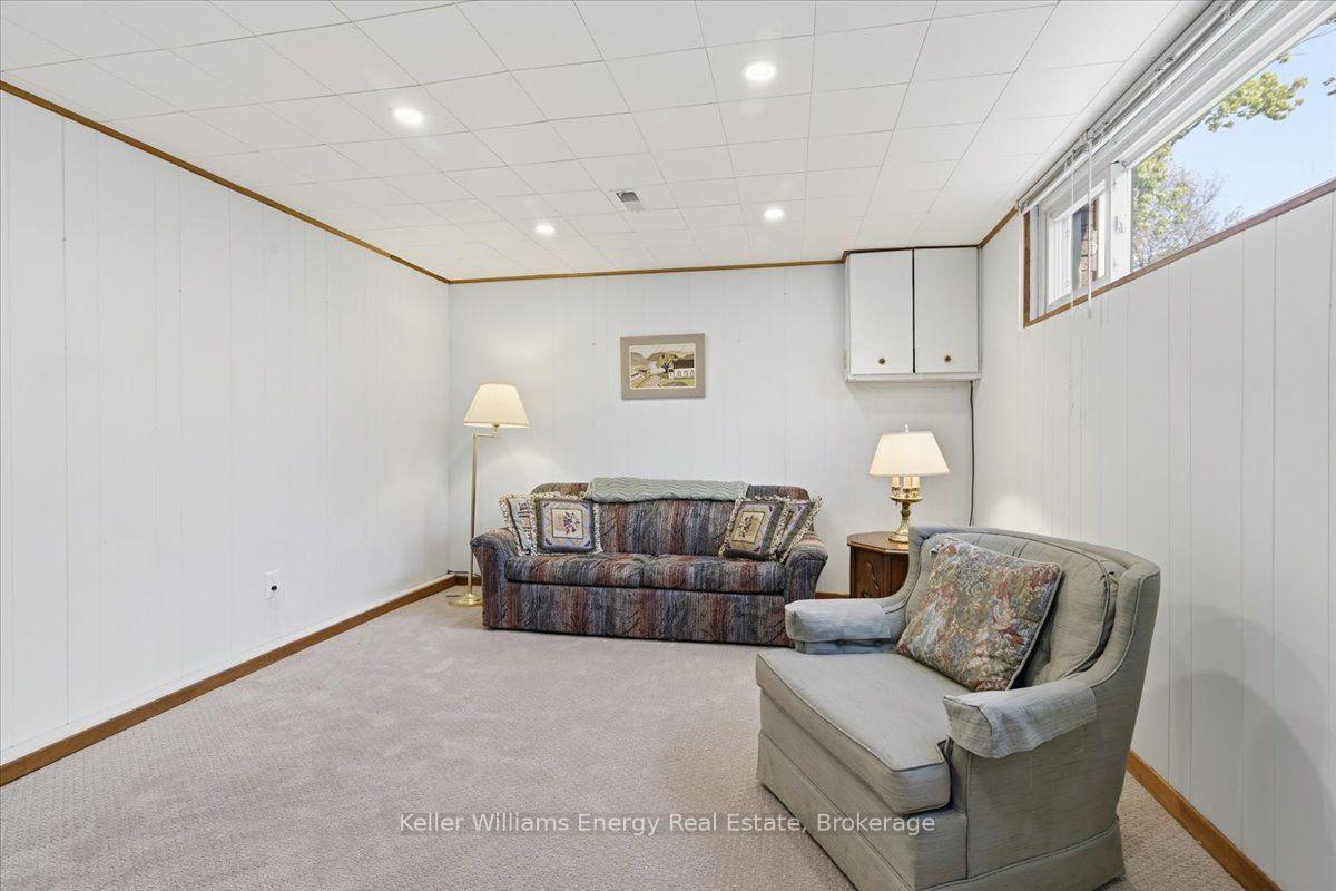 Photo 34 of 724 Clifton Drive, Oshawa, Centennial — HOMEH